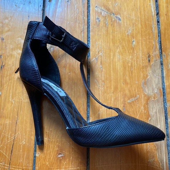 Steve Madden T-strap stiletto heels - Picture 4 of 5